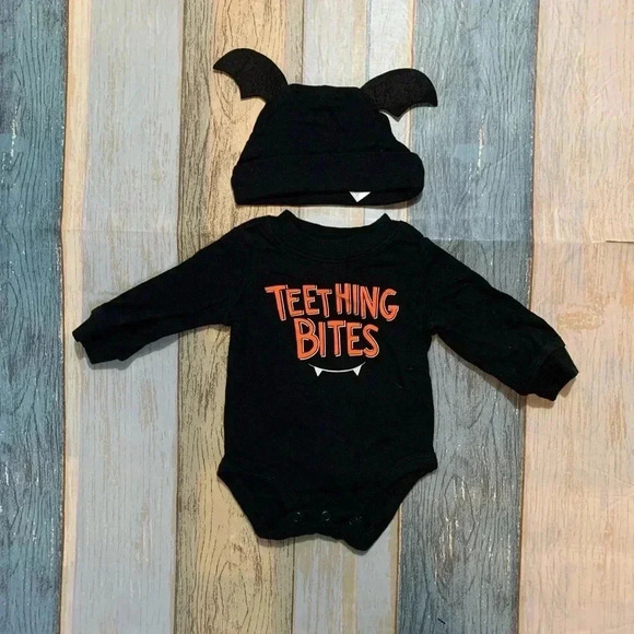 Carter’s baby bat onesie with bat wings hat - Picture 1 of 5
